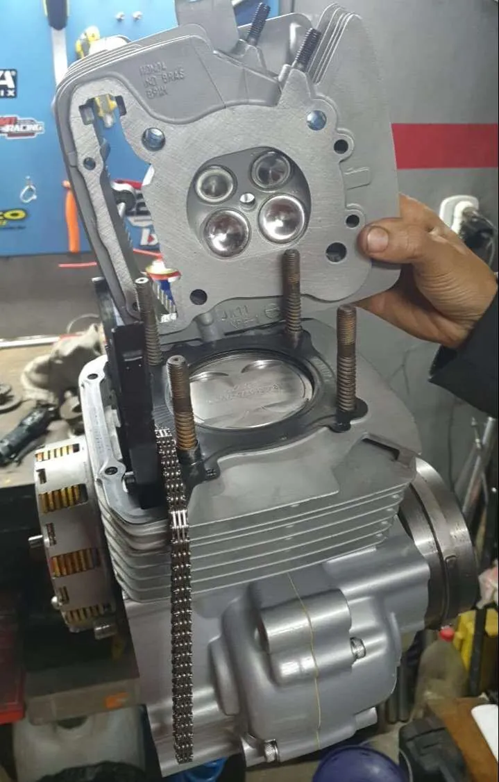 Montagem de cabeçote em motor preparado